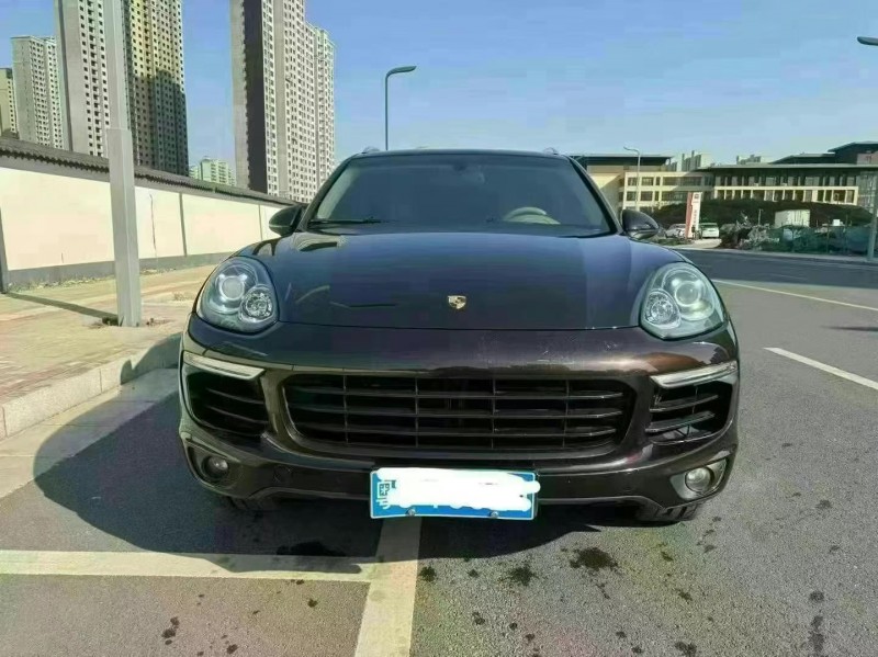 鄭州16年保時捷卡宴1