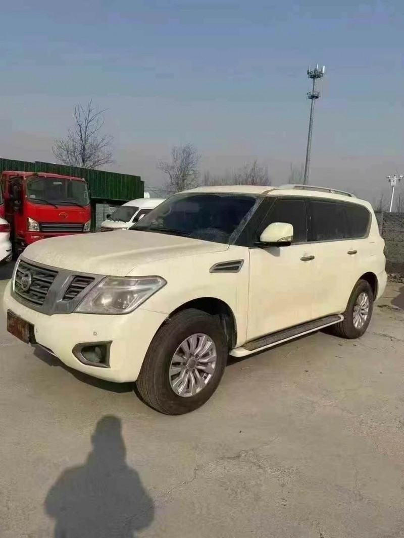 济宁18年日产途乐2