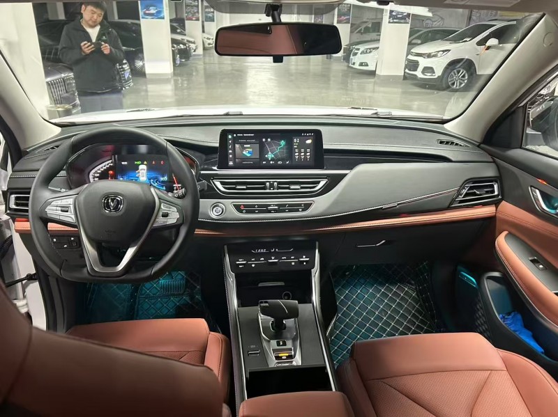 曲靖24年長安汽車CS756