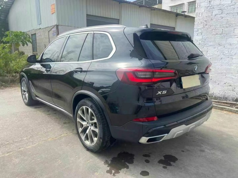 广州21年宝马X57