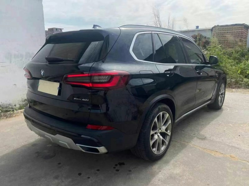 广州21年宝马X58