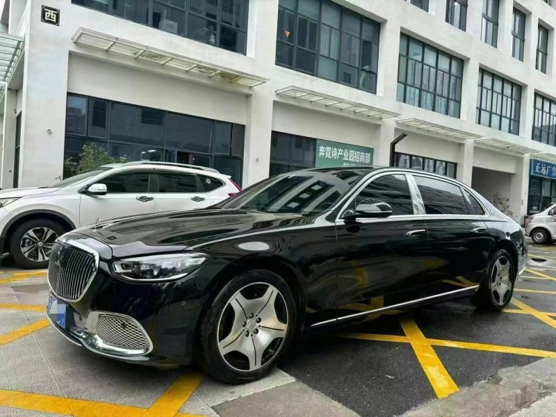 广州22年奔驰迈巴赫S级3