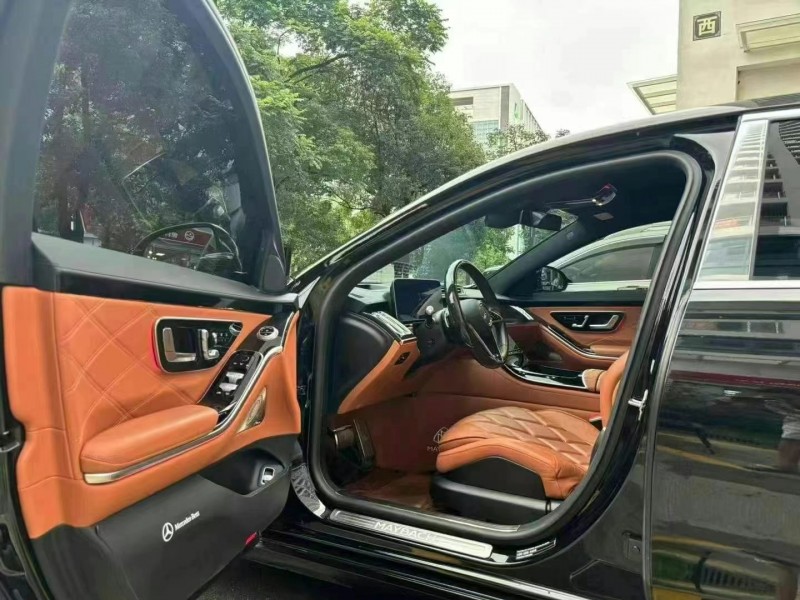 广州22年奔驰迈巴赫S级4