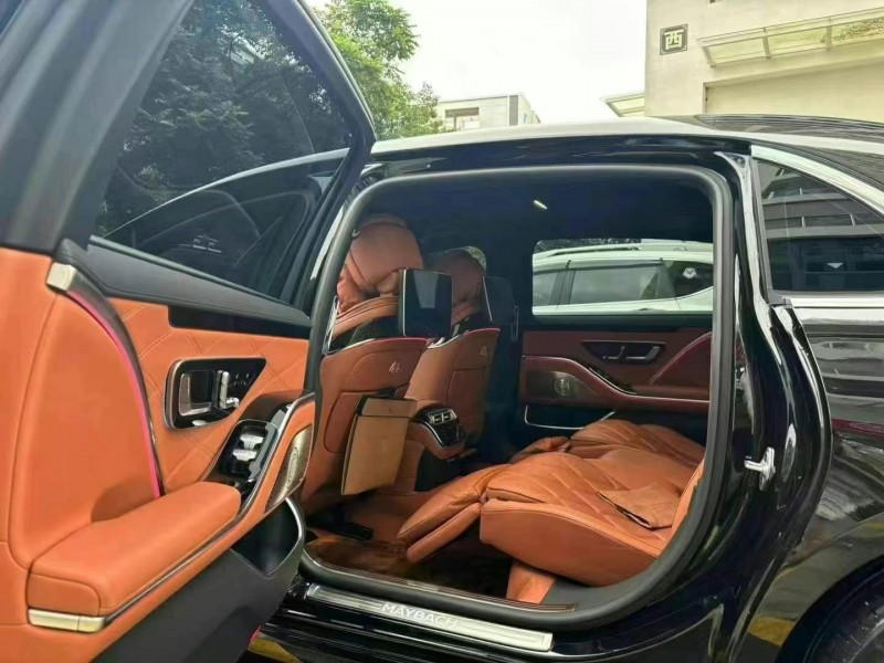 广州22年奔驰迈巴赫S级6