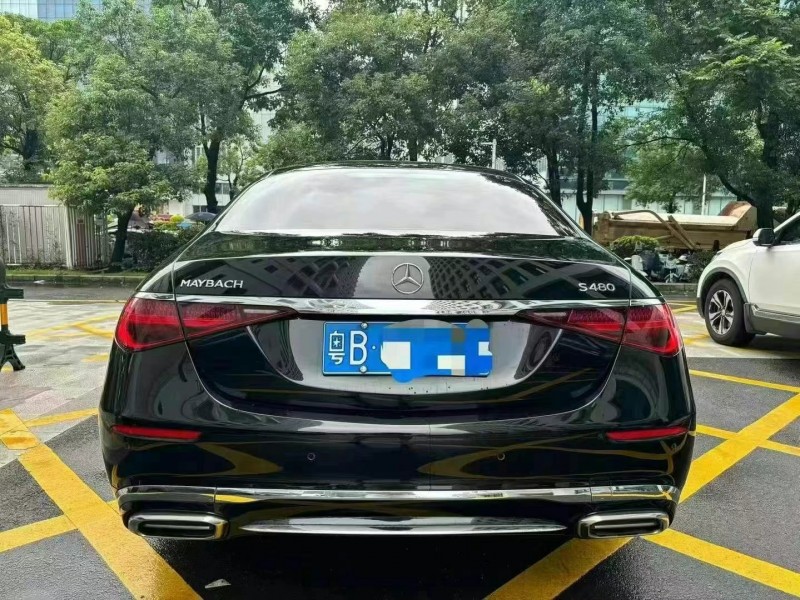 广州22年奔驰迈巴赫S级9