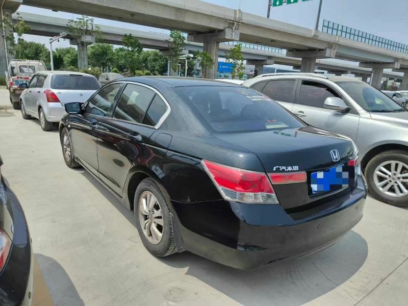 济宁10年本田雅阁5