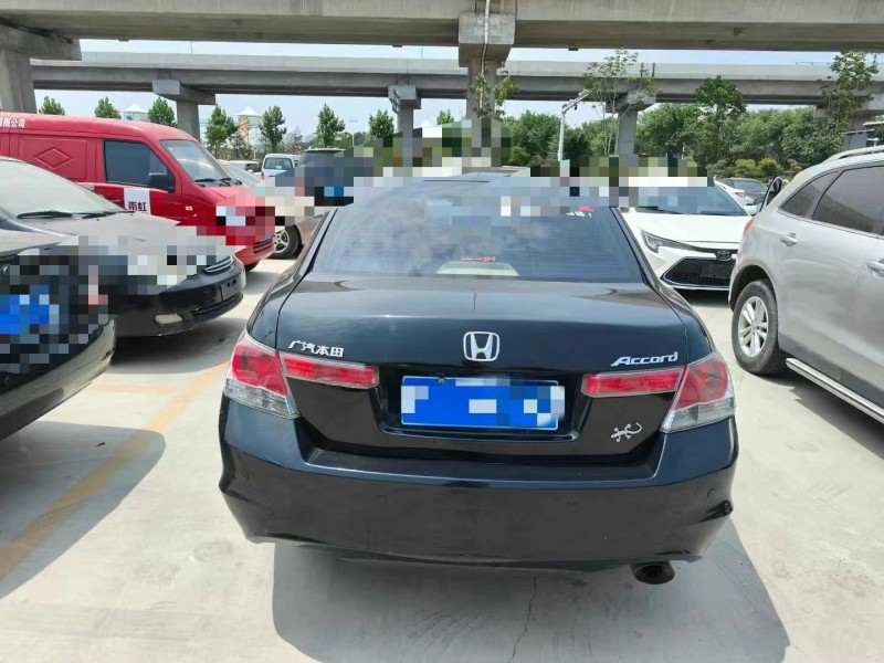 济宁10年本田雅阁7