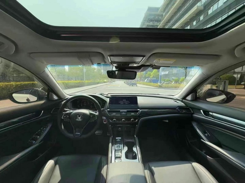 东莞22年本田雅阁4