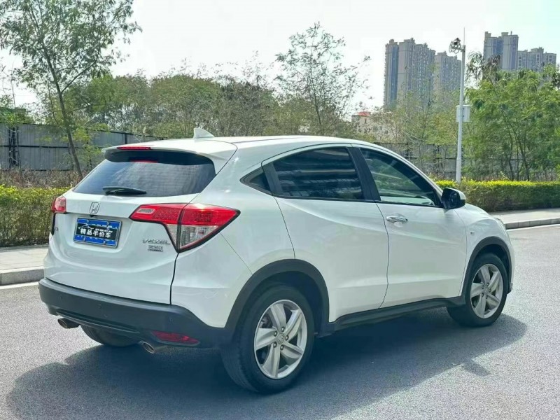 东莞22年本田缤智8