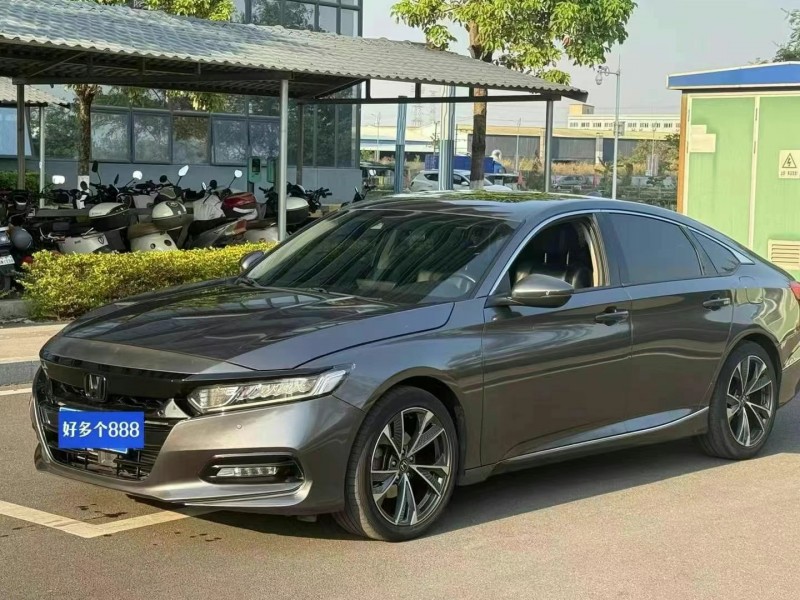 东莞18年本田雅阁3