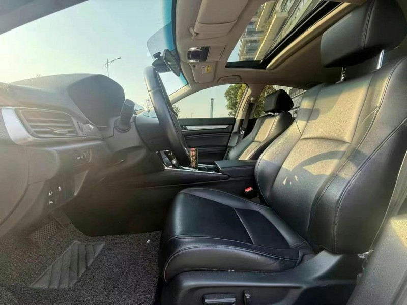 东莞18年本田雅阁6