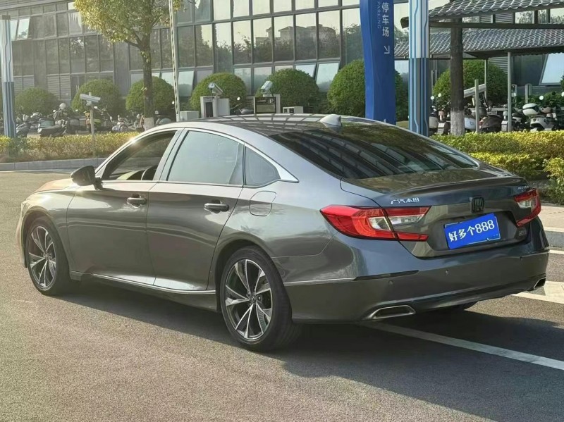 东莞18年本田雅阁8