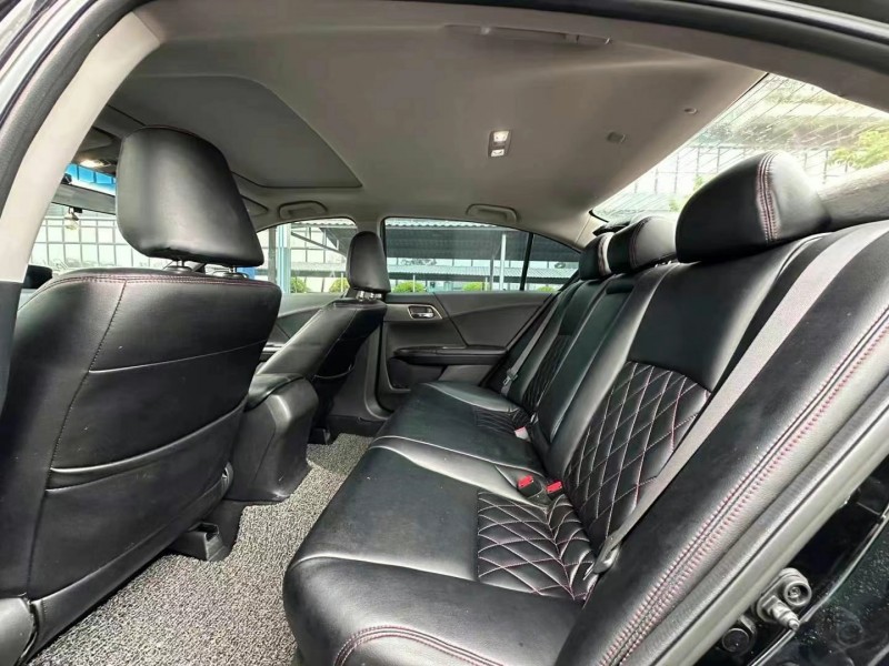 东莞16年本田雅阁5