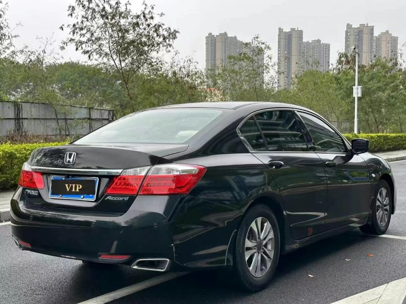 东莞16年本田雅阁7