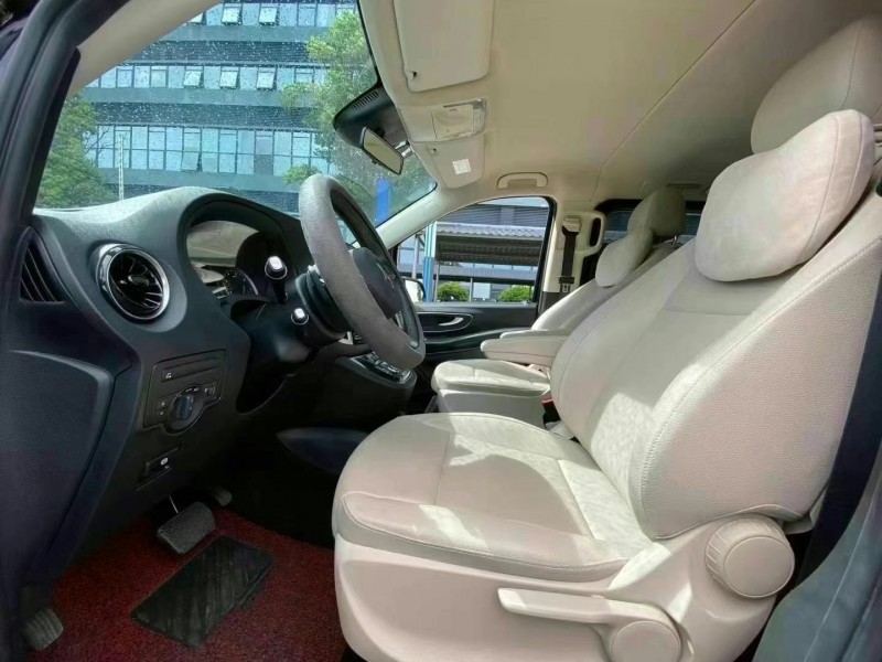 东莞21年奔驰威霆5