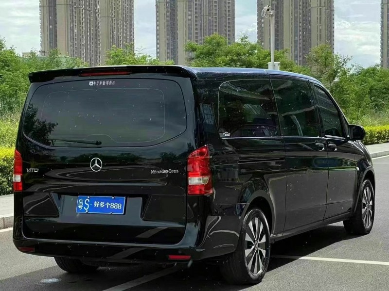 东莞21年奔驰威霆7