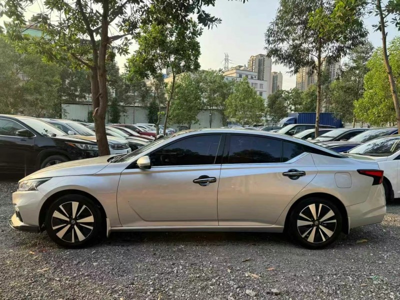 广州23年日产天籁4