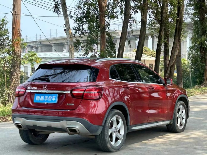 东莞16年奔驰GLA7