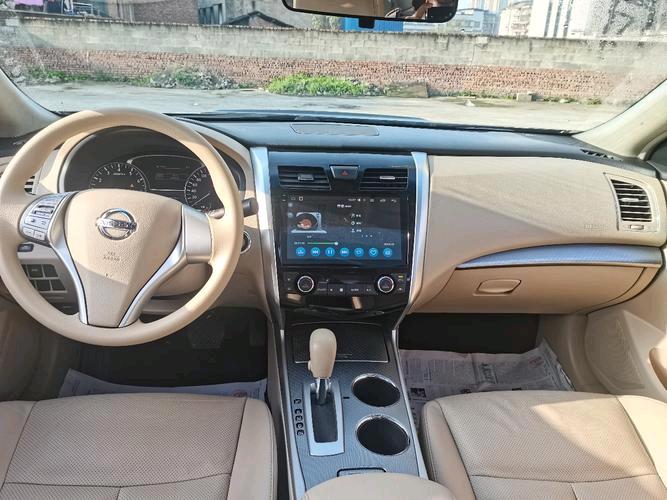 保定18年日产天籁7