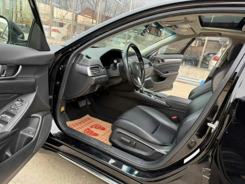 徐州19年本田雅阁4