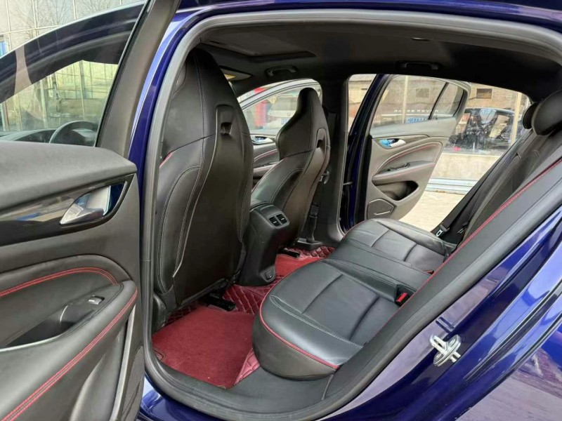 徐州19年别克君威8