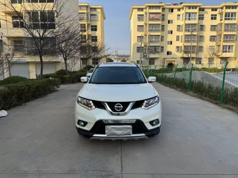 徐州16年日產奇駿1