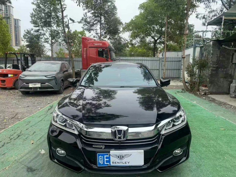 广州16年本田雅阁1