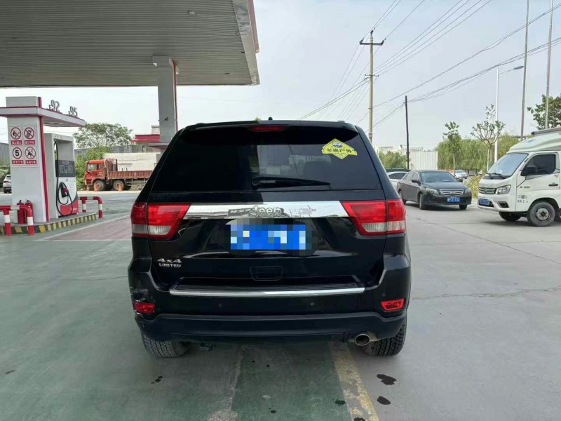 保定13年Jeep大切諾基9