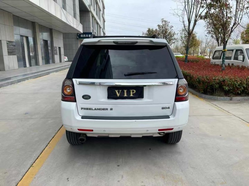 济宁14年路虎神行者9