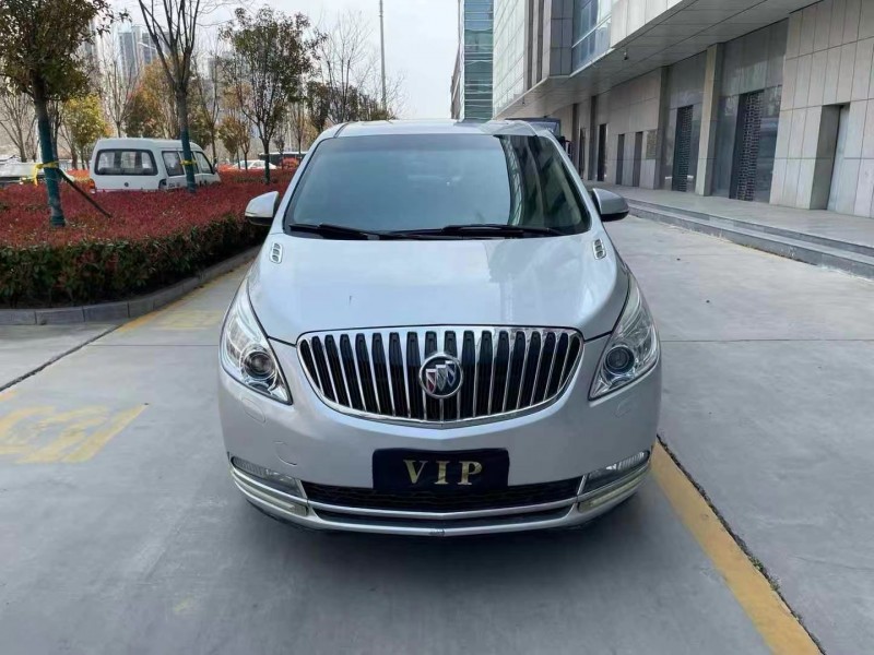 济宁13年别克GL81