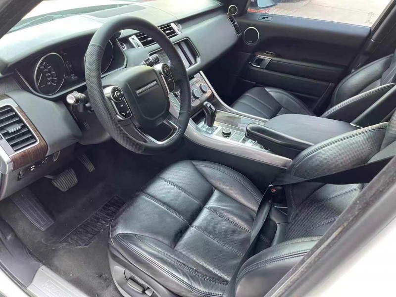 济宁14年路虎揽胜运动4