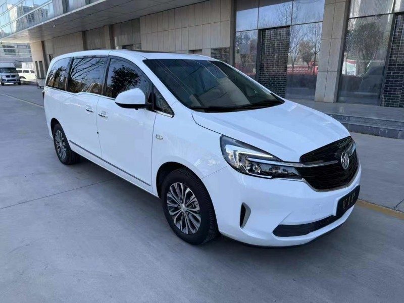 济宁22年别克GL82