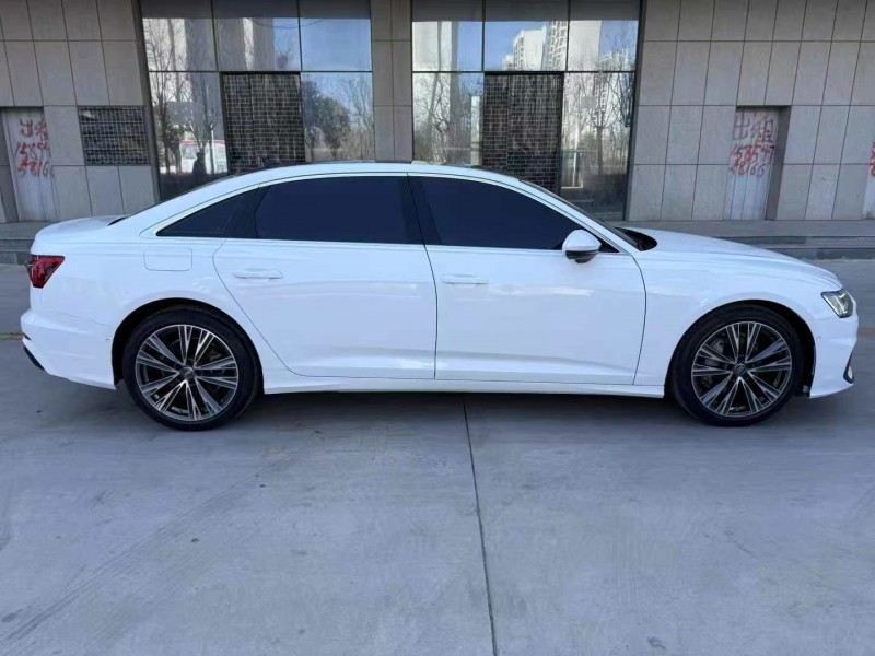 济宁19年奥迪A6L8