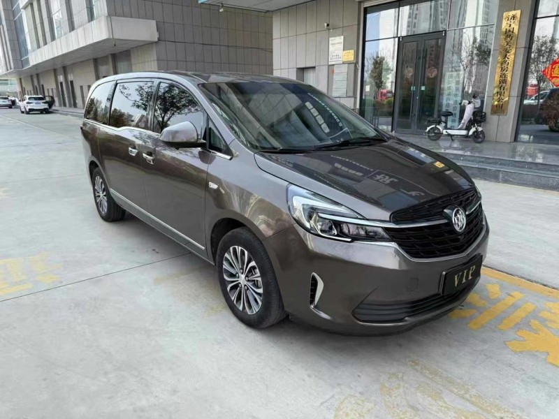 济宁22年别克GL82