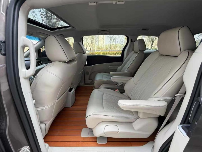 济宁22年别克GL84