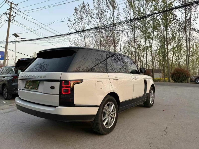 徐州18年路虎揽胜行政8