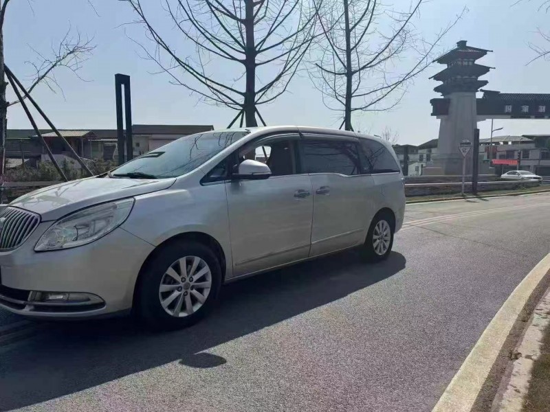 徐州13年别克GL83