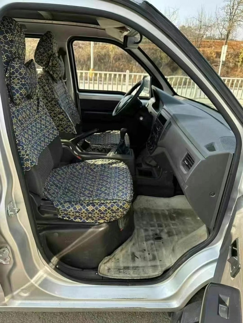 貴陽22年五菱汽車新卡7