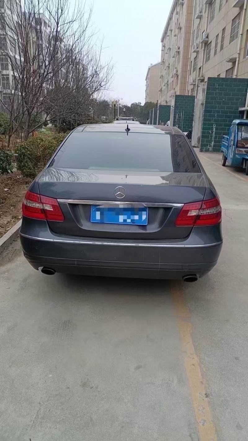 济宁11年奔驰E6