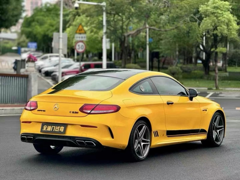 广州19年奔驰AMG3