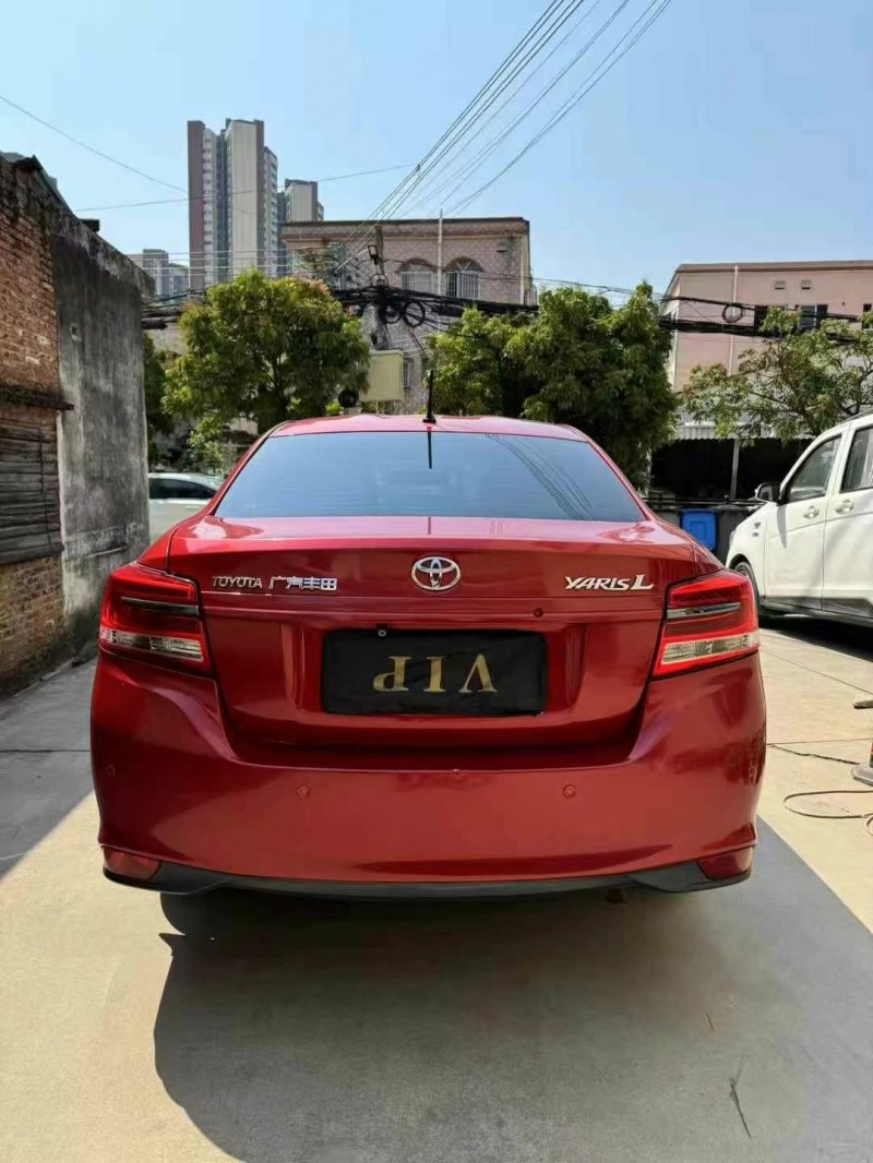汕頭17年豐田YARiS L 致享9