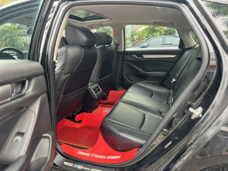东莞19年本田雅阁5