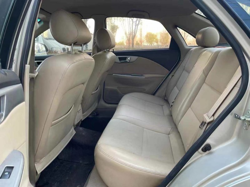 济宁14年别克凯越6