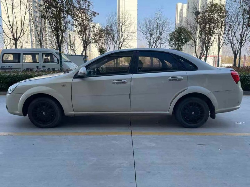 济宁14年别克凯越8