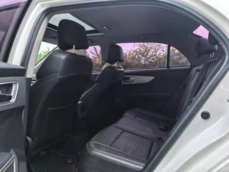 广州20年比亚迪秦8