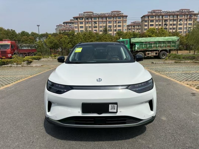 鹽城25年零跑汽車C111