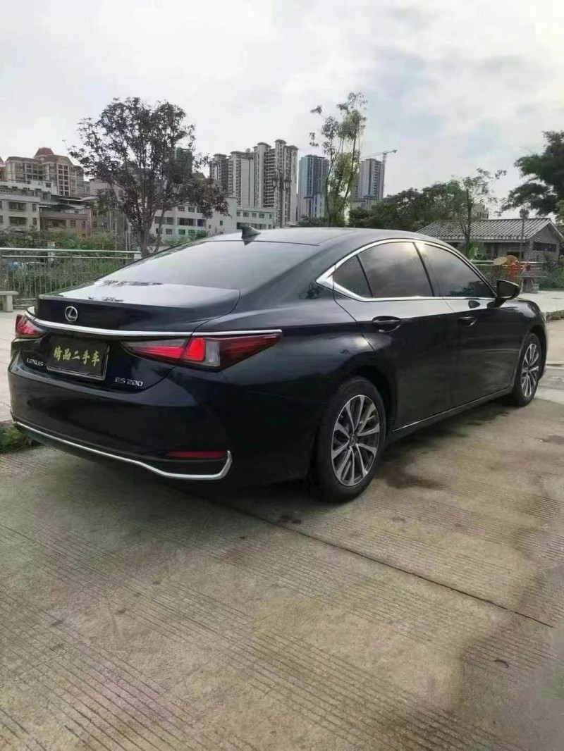 广州23年雷克萨斯ES7