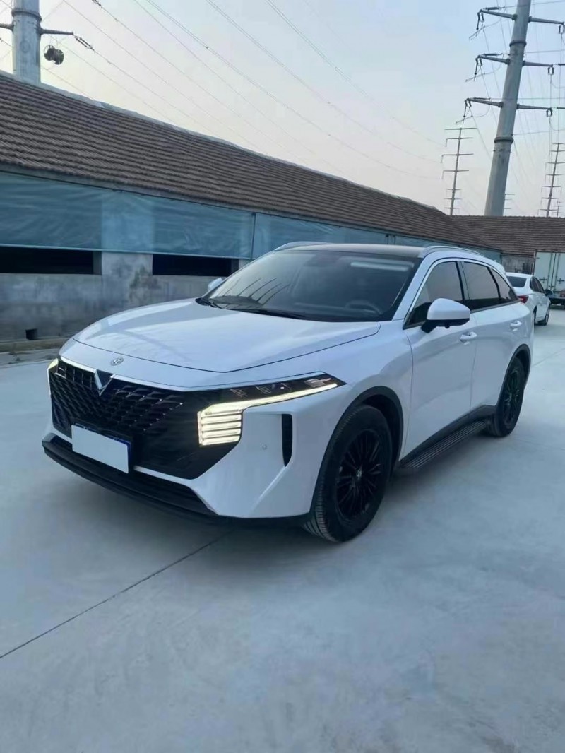 济宁23年启辰大V7
