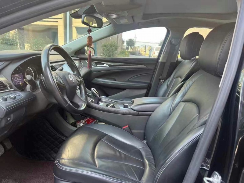 徐州20年别克君越4