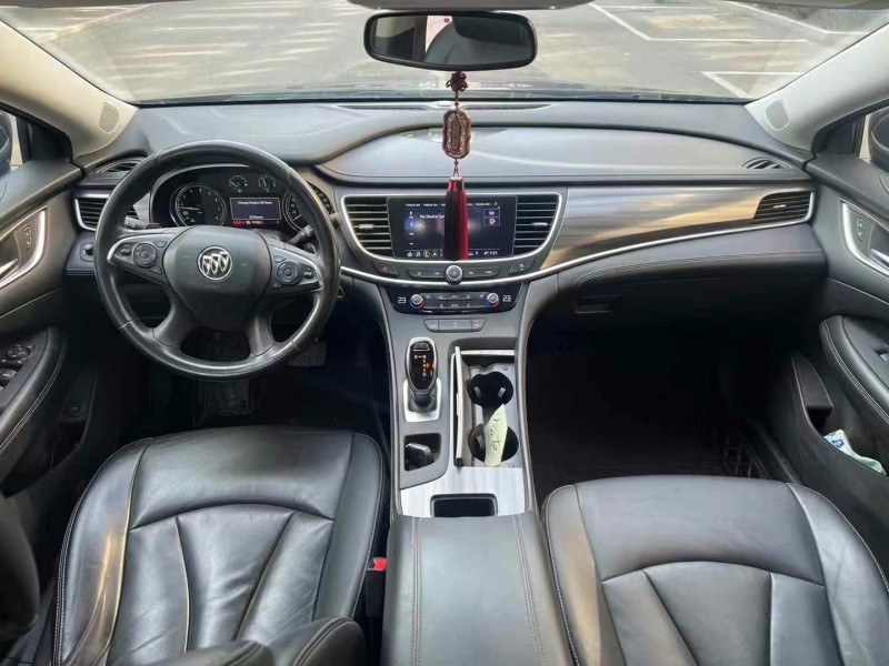 徐州20年别克君越5